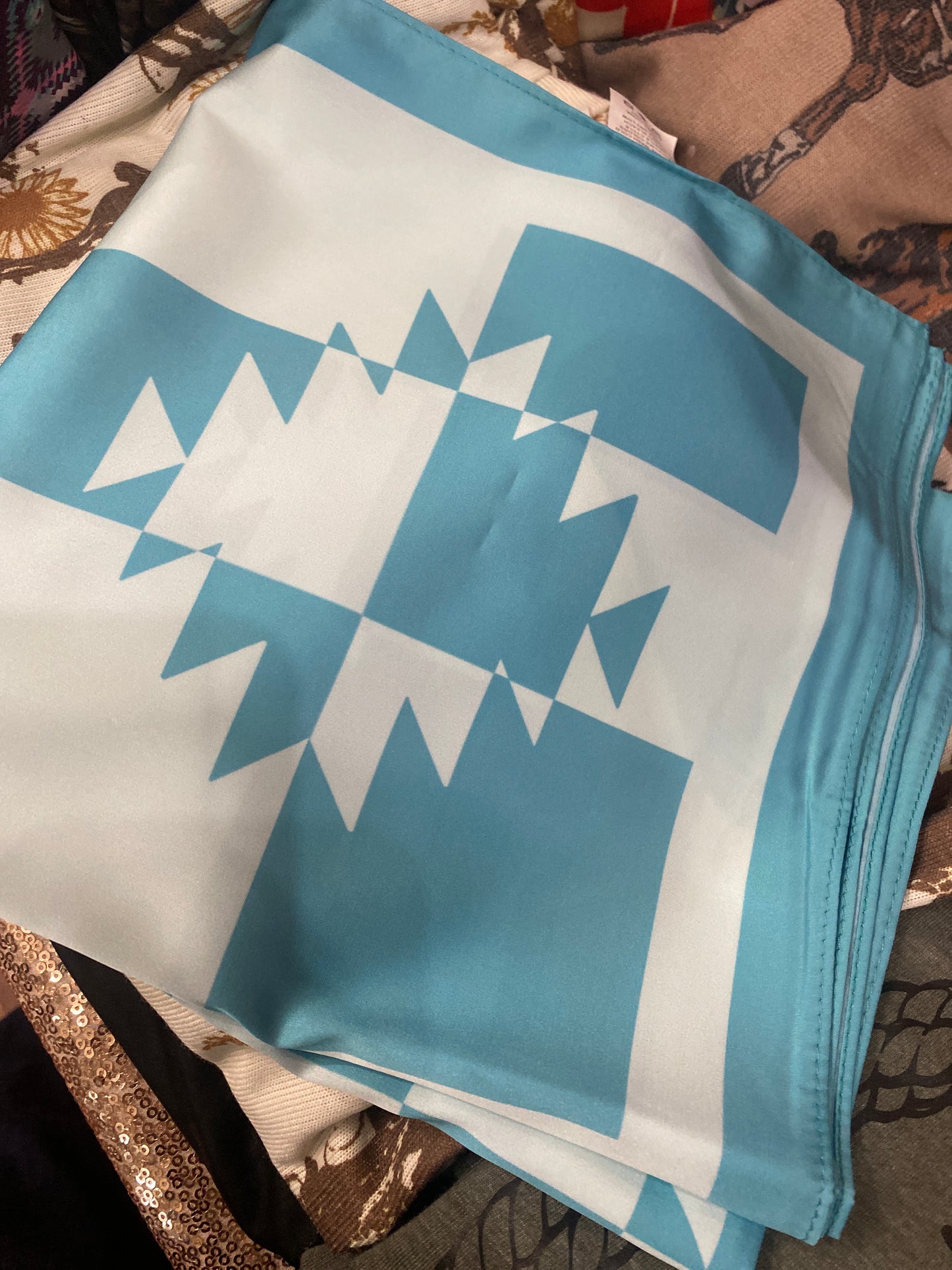 Checkered wild rag